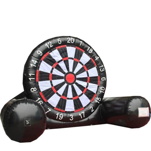 Aufblasbare XXL Fußball-Dart-Scheibe mit Zahlenring auf weißem Hintergrund